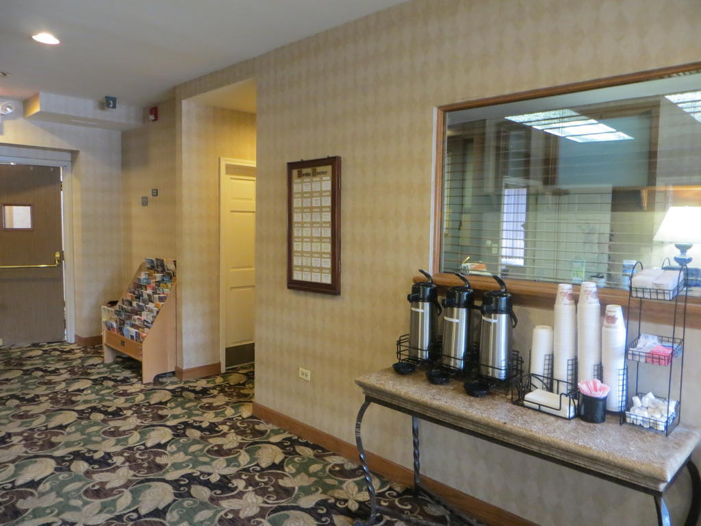 Rodeway Inn Skokie Evanston Exterior photo