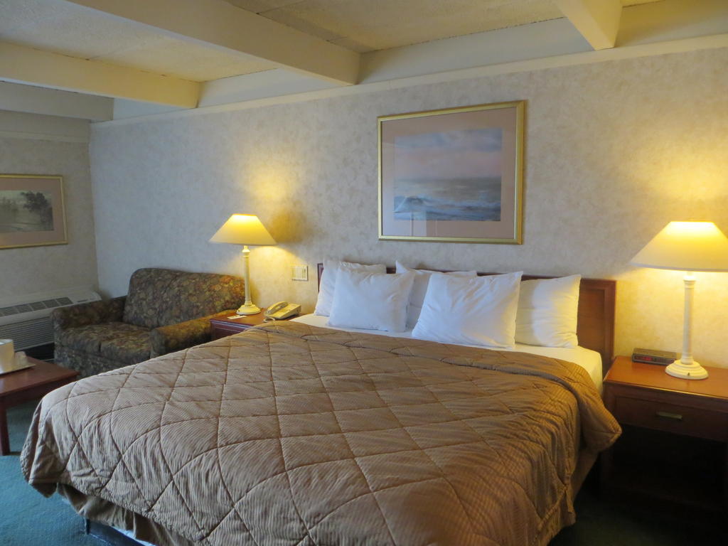 Rodeway Inn Skokie Evanston Room photo